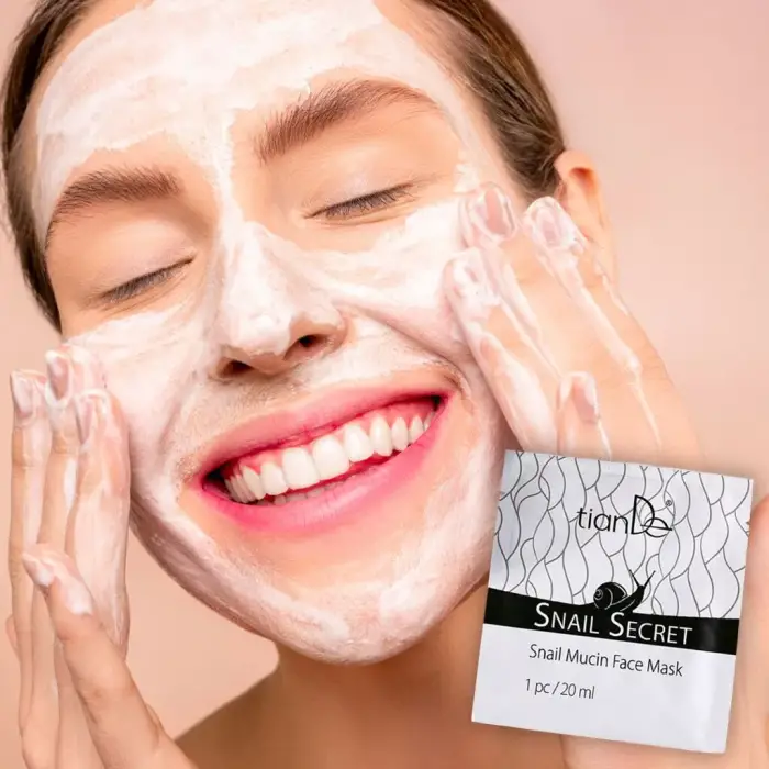 Mască de față cu mucină de melc